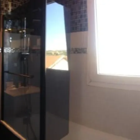 T2-42m2-climatisation, Lumiere Tamisee-garage Apartment