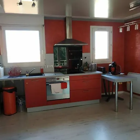 Apartment T2-42m2-climatisation, Lumiere Tamisee-garage Bourgoin-Jallieu